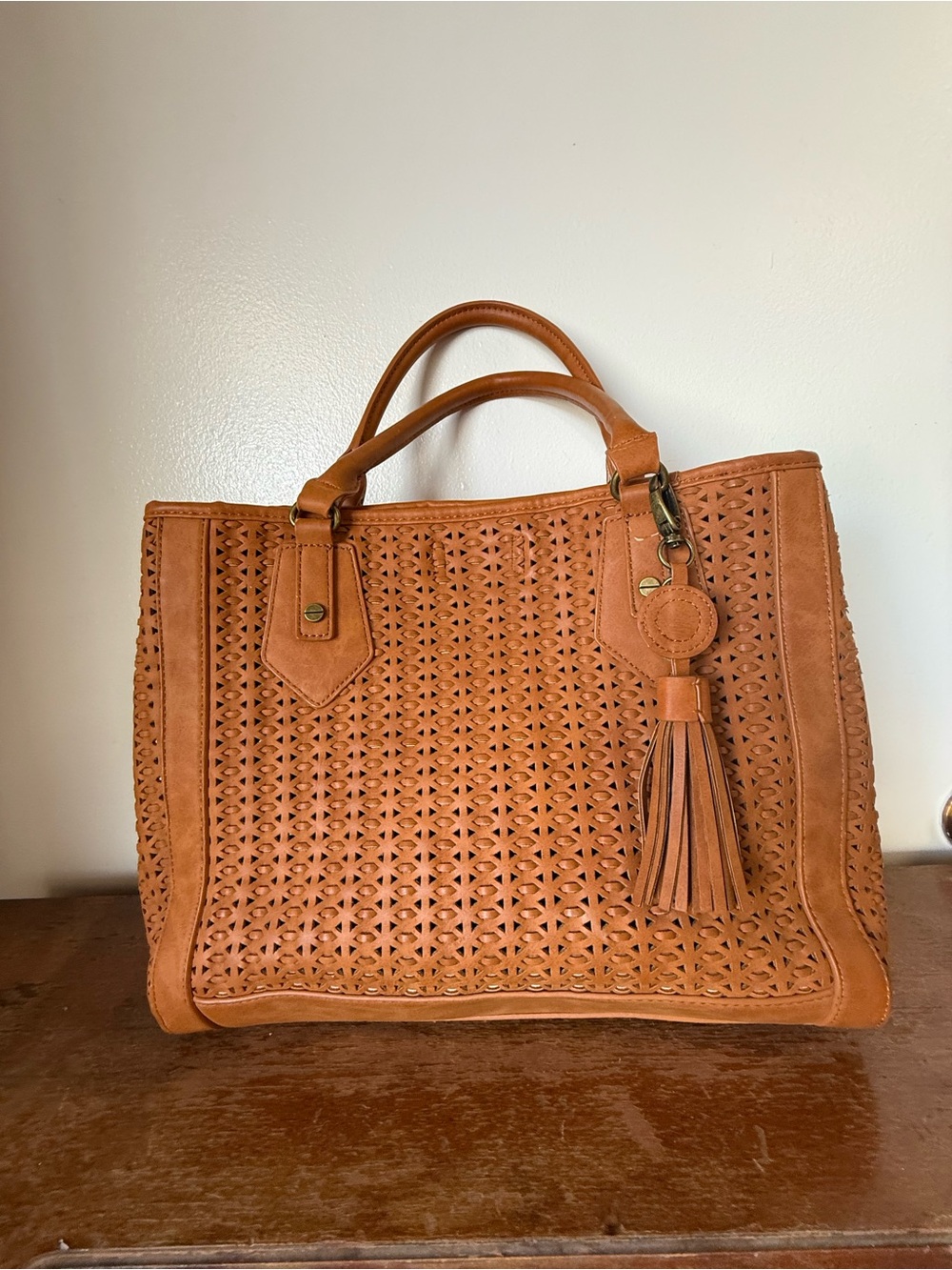 Steve Madden Laser Cut Tote Cognac Brown Faux Leather Tassel Shoulder Boho - Picture 2 of 13